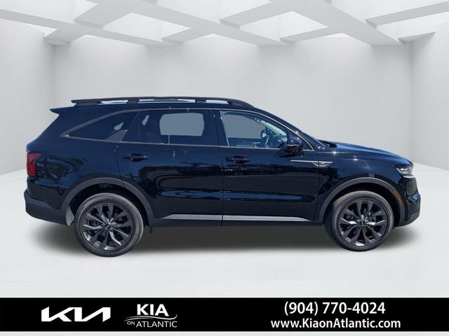 Used 2023 Kia Sorento SX Prestige image 2