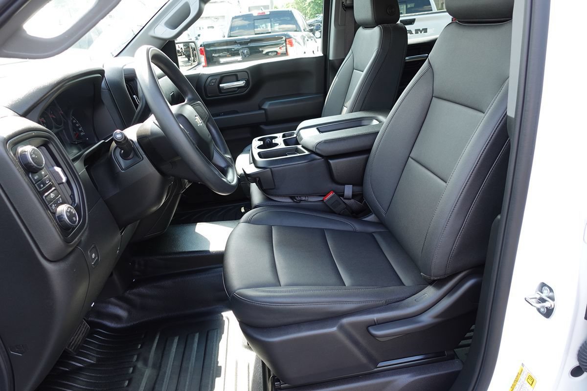 Used 2024 Chevrolet Silverado 1500 W/T w/ WT Value Package AWD/4WD image 17