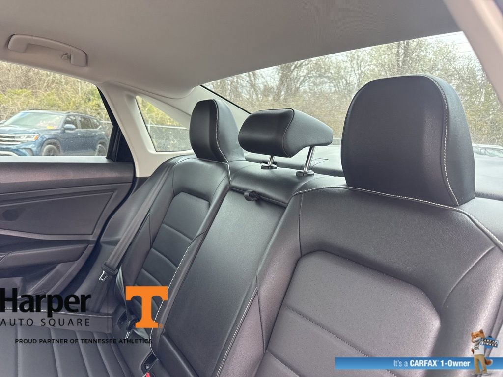 Used 2024 Volkswagen Jetta SE w/ Panoramic Sunroof Package image 9