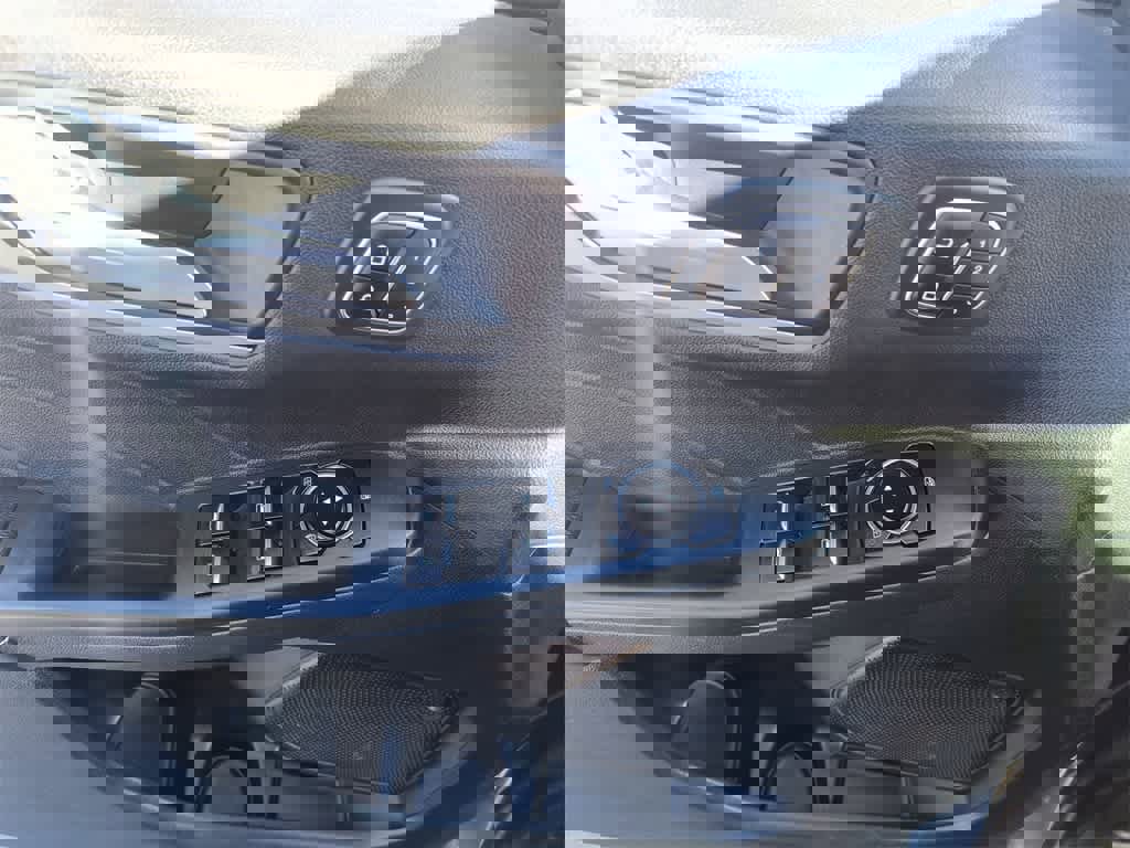 Used 2023 Ford Escape Platinum image 16