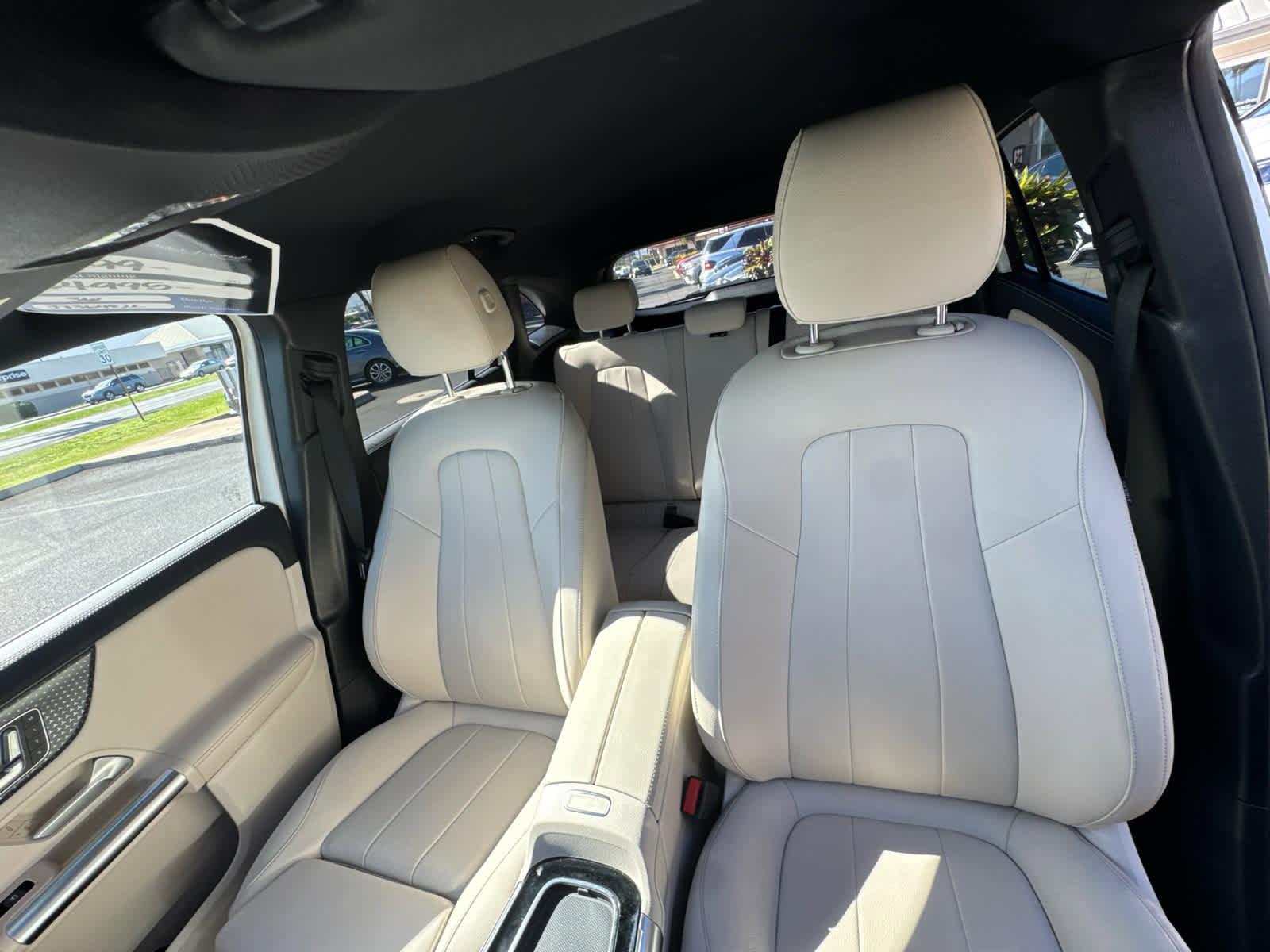 Used 2025 Mercedes-Benz GLA 250 4MATIC image 16