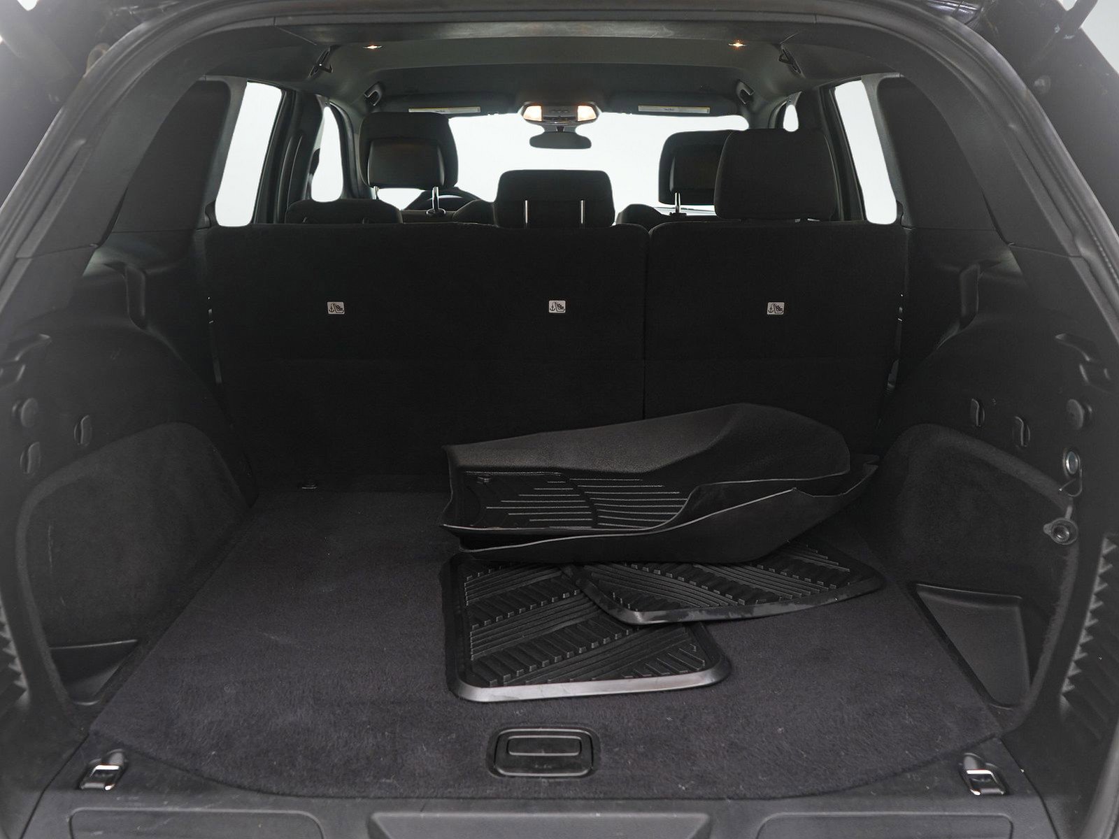 Used 2020 Jeep Grand Cherokee Laredo w/ Security & Convenience Group image 9