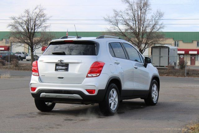 Used 2022 Chevrolet Trax LT w/ LT Convenience Package image 6