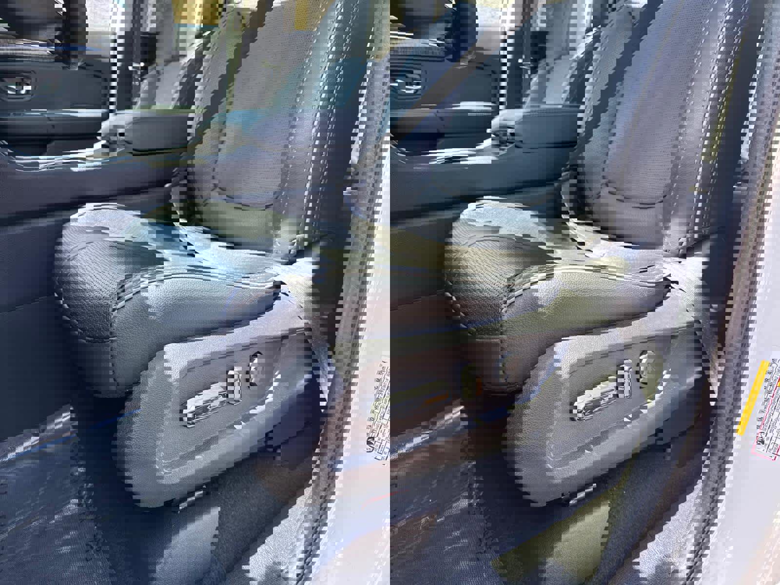 Used 2025 Honda Pilot Elite image 17