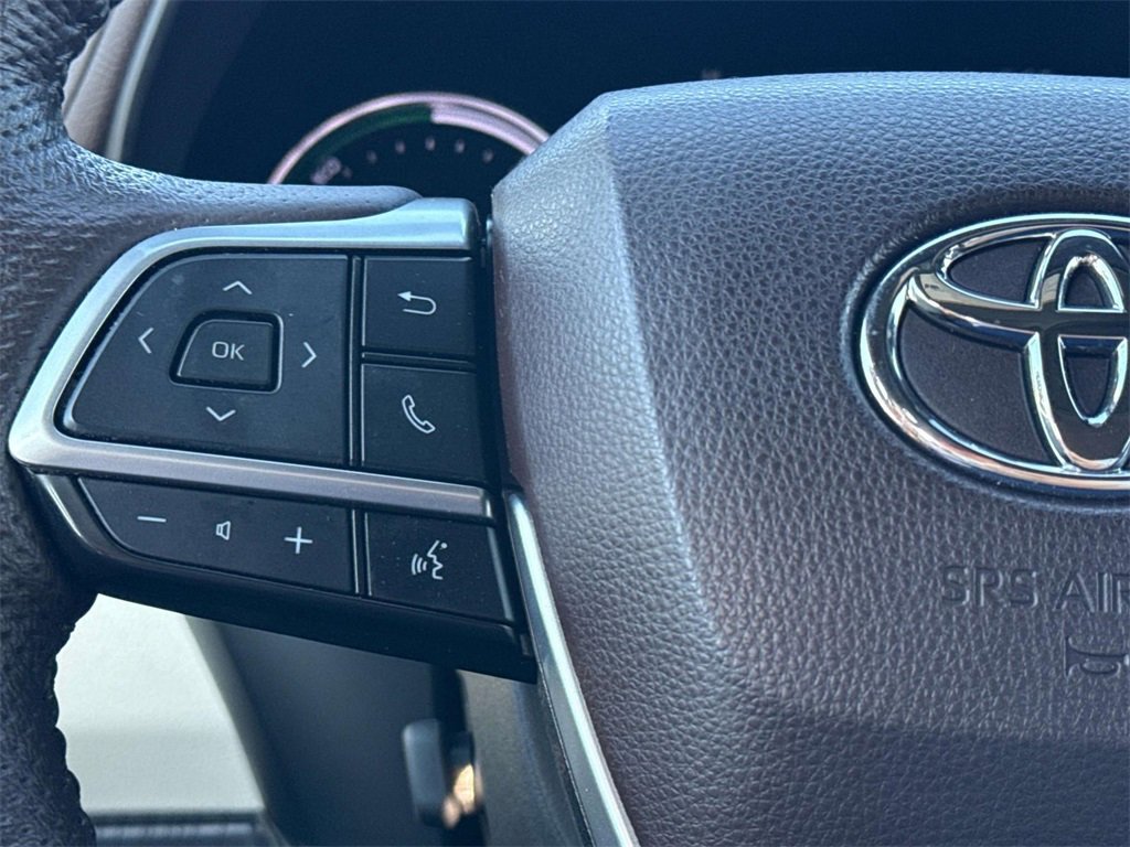 Certified 2023 Toyota Sienna Platinum image 11
