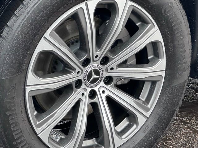 Used 2024 Mercedes-Benz GLC 300 4MATIC image 15