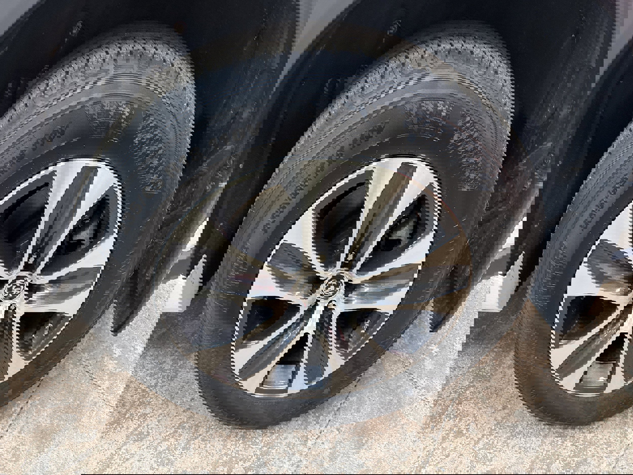 Used 2022 Toyota Highlander XLE image 7