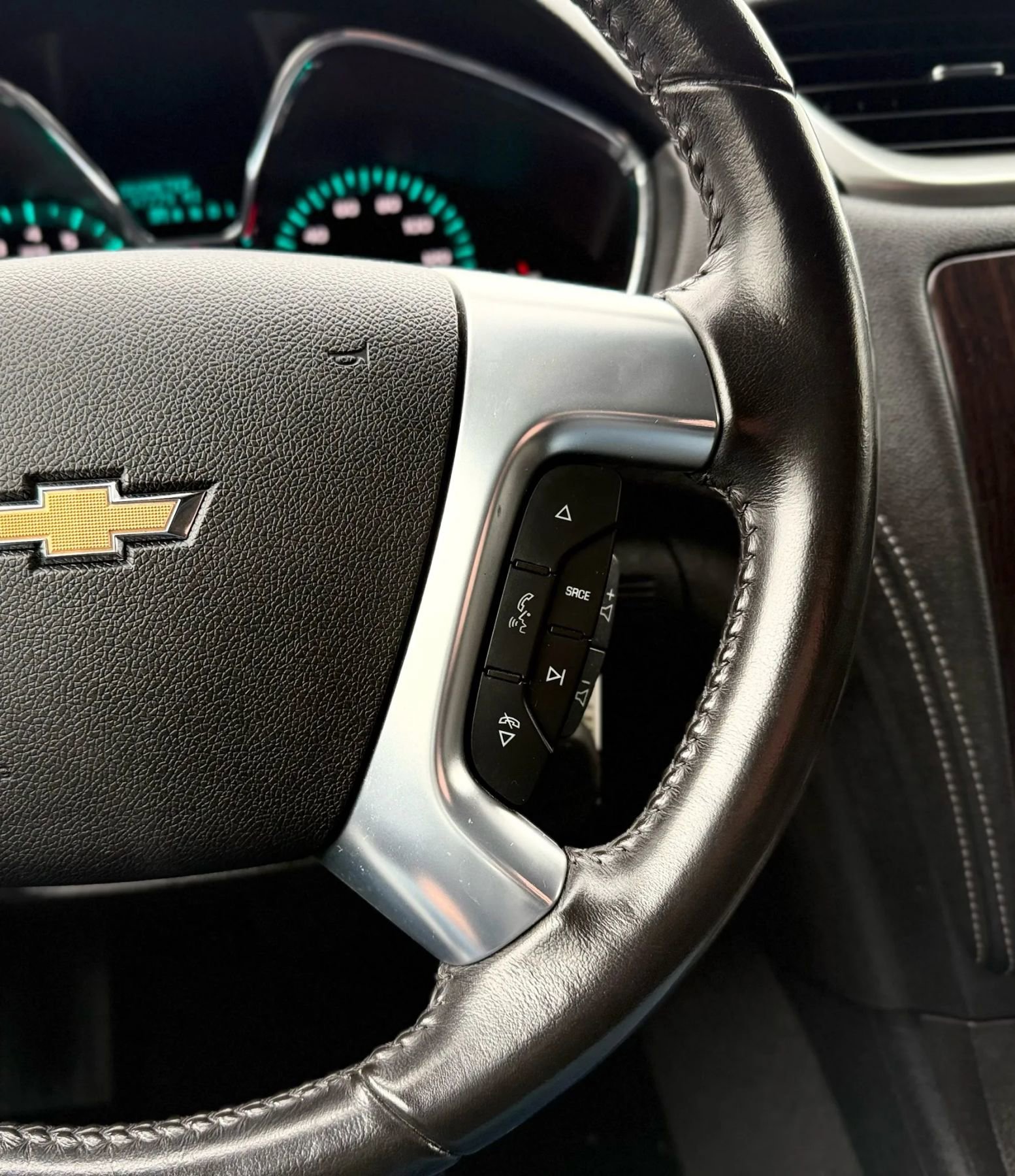 Used 2017 Chevrolet Traverse LT image 14