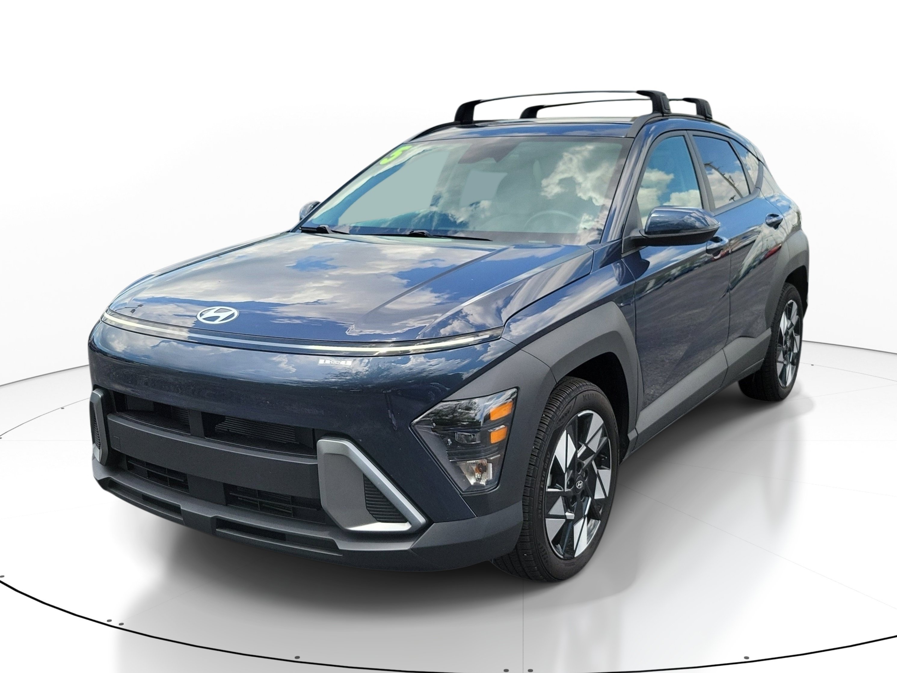 Used 2025 Hyundai Kona SEL FWD image 3