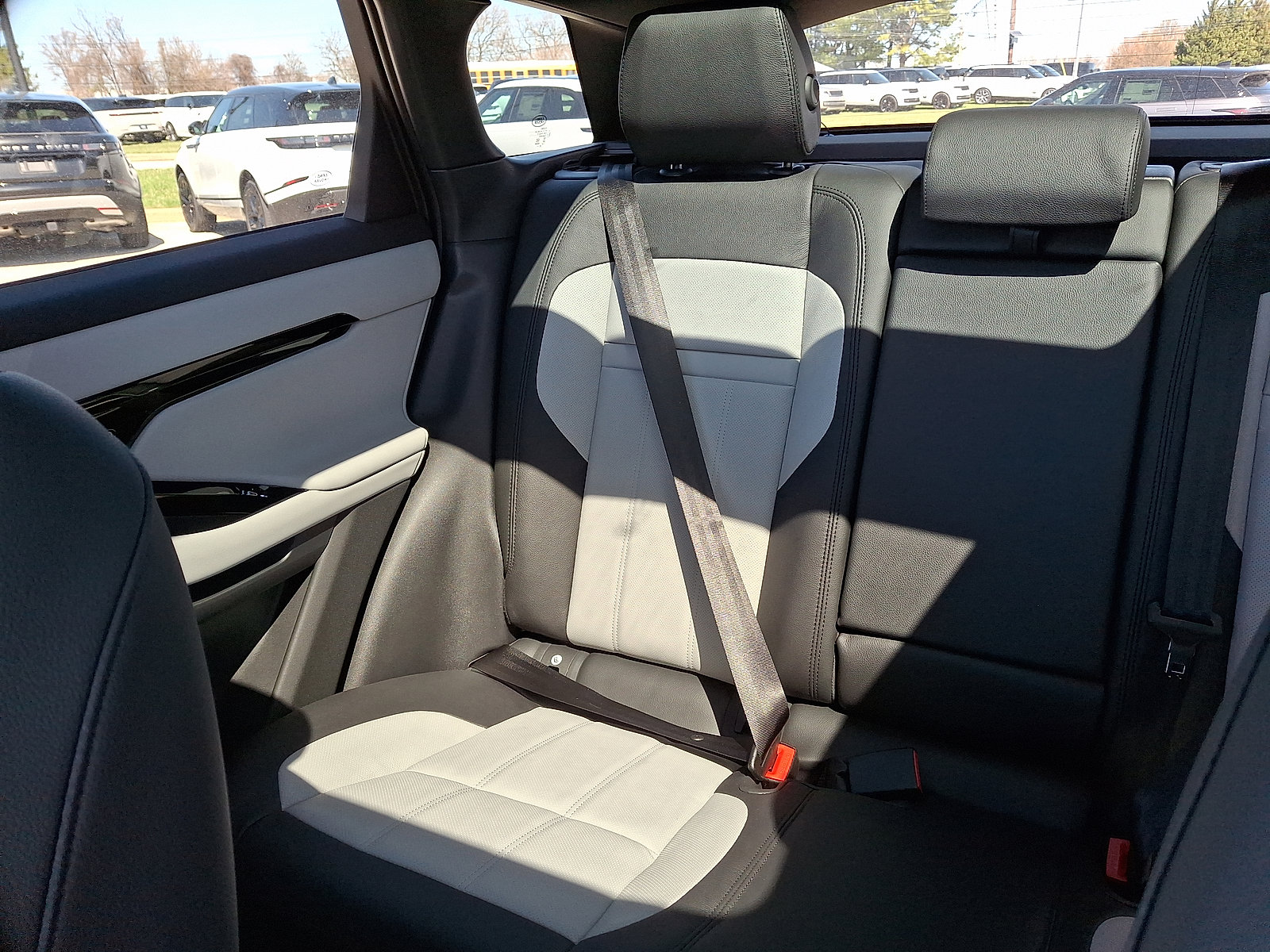 Certified 2026 Land Rover Range Rover Evoque Dynamic SE image 15