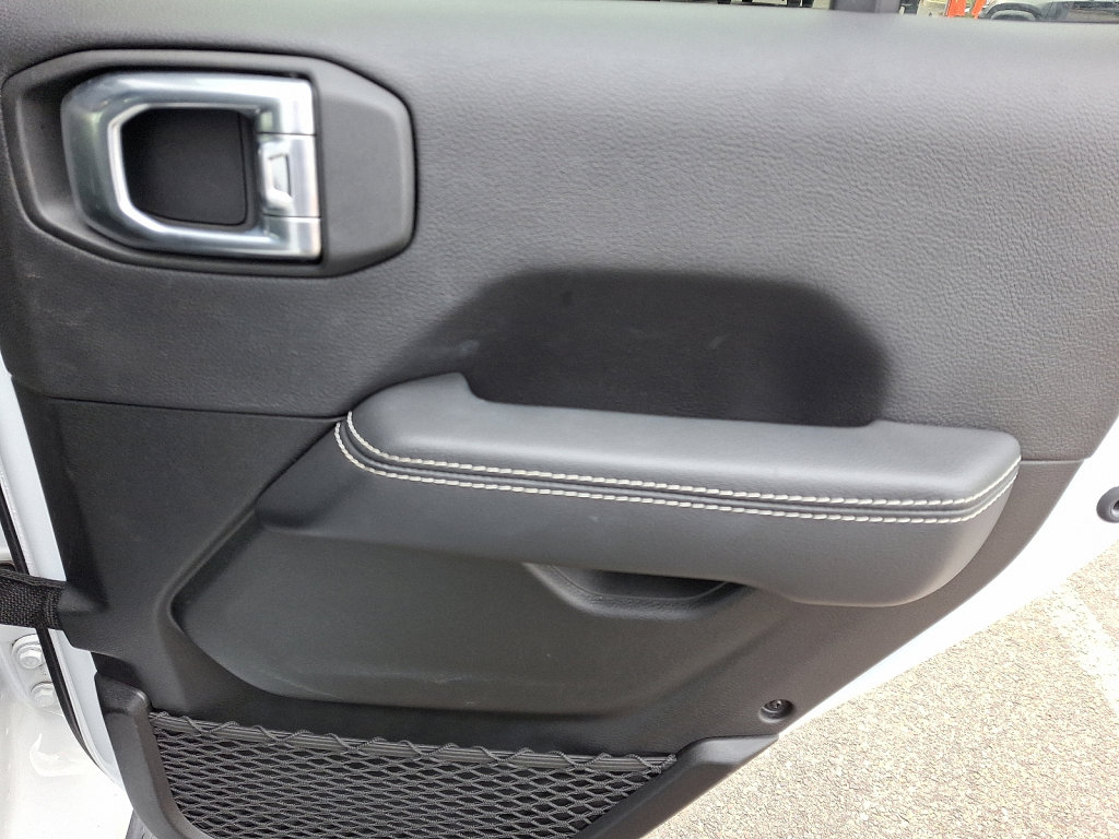 Certified 2022 Jeep Wrangler Unlimited Sahara w/ LED Lighting Group image 14