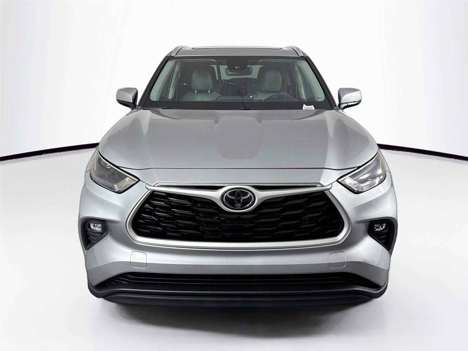 Used 2022 Toyota Highlander XLE FWD image 8