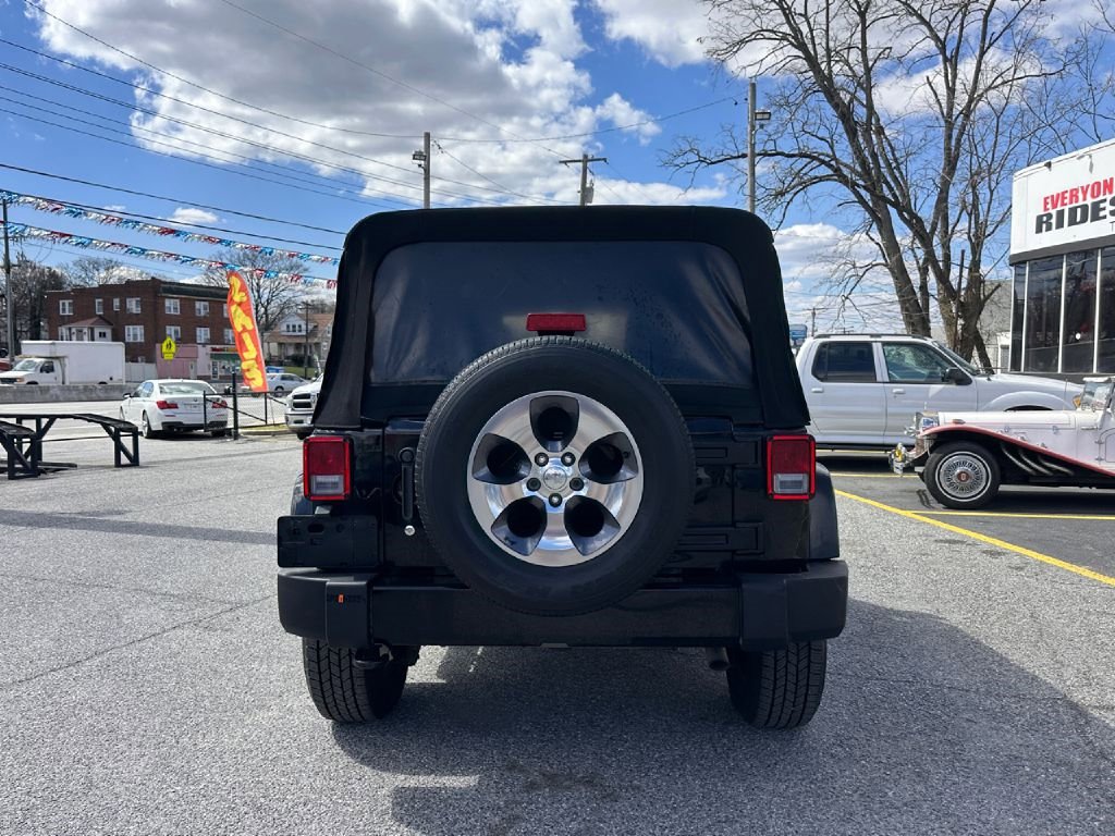 Used 2016 Jeep Wrangler Unlimited Sahara w/ Dual Top Group image 7