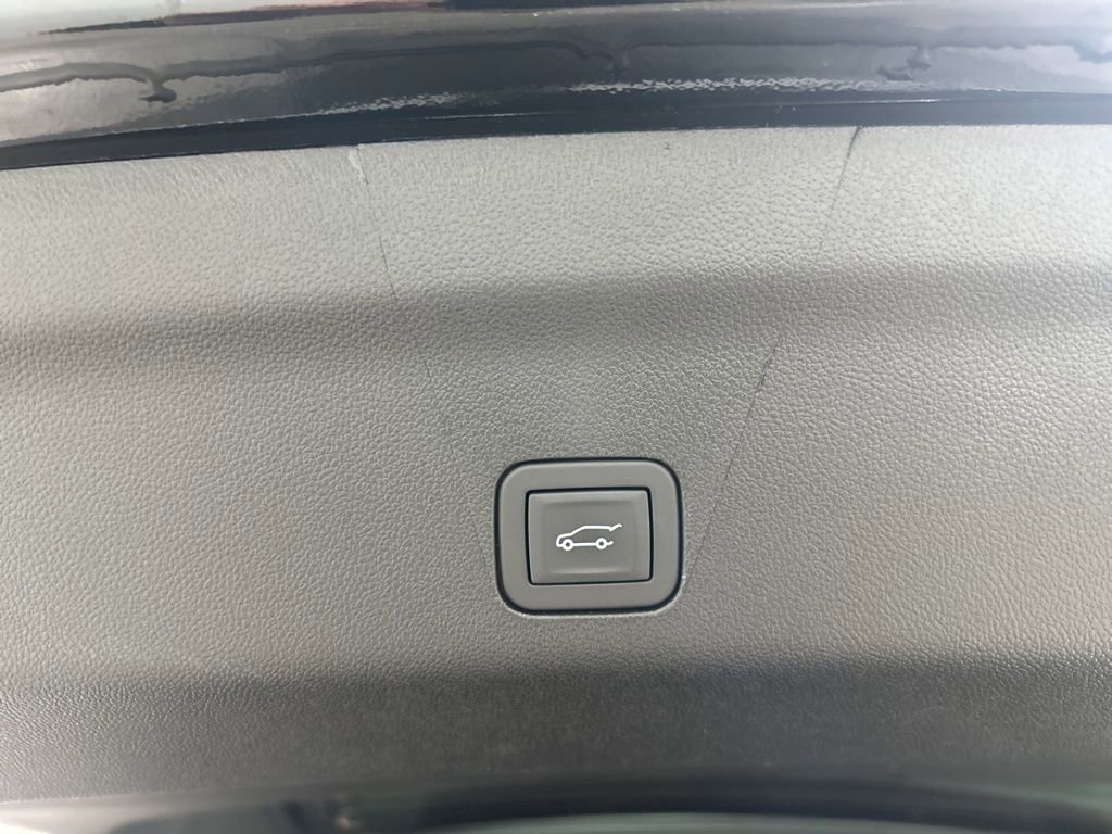 Used 2025 GMC Yukon XL Denali w/ LPO, Floor Liner Package image 36