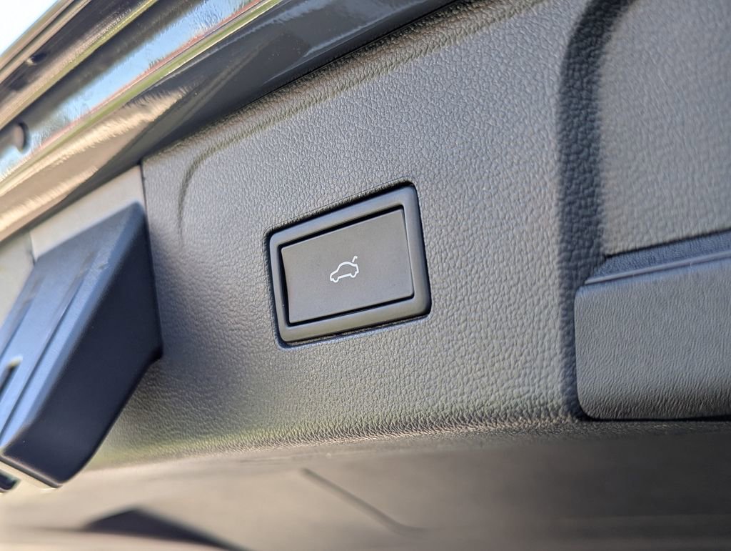 Used 2025 Volkswagen Atlas SE w/ Panoramic Sunroof Package AWD/4WD image 32