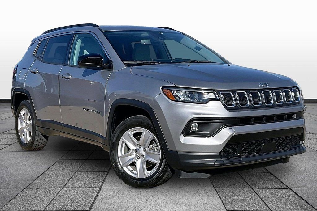 Used 2022 Jeep Compass Latitude w/ Sun and Sound Group image 2