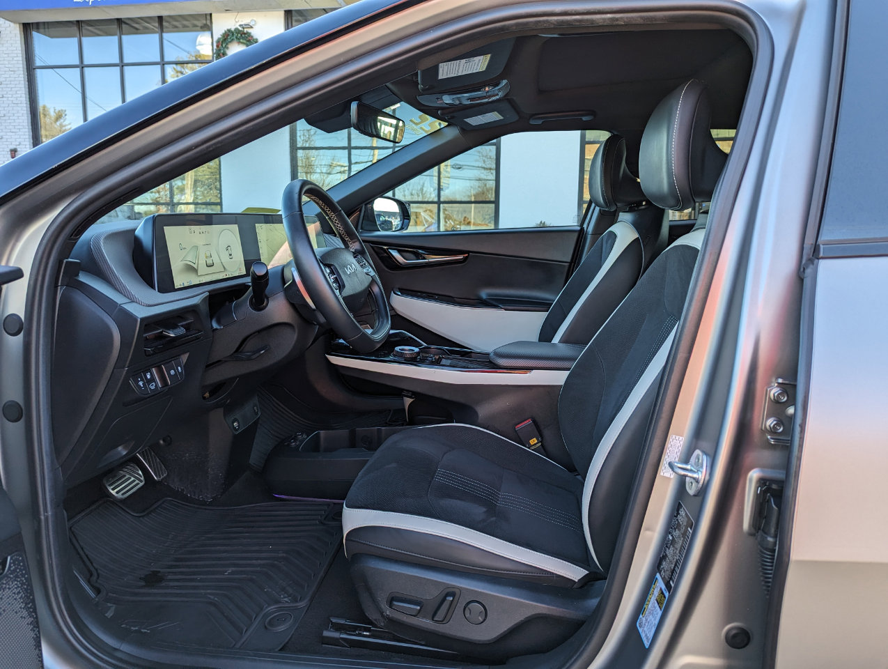 Used 2022 Kia EV6 GT-Line w/ GT-Line Suede Seat Package image 14