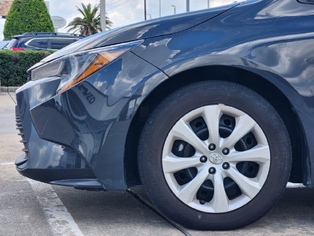 Used 2025 Toyota Corolla LE FWD image 8