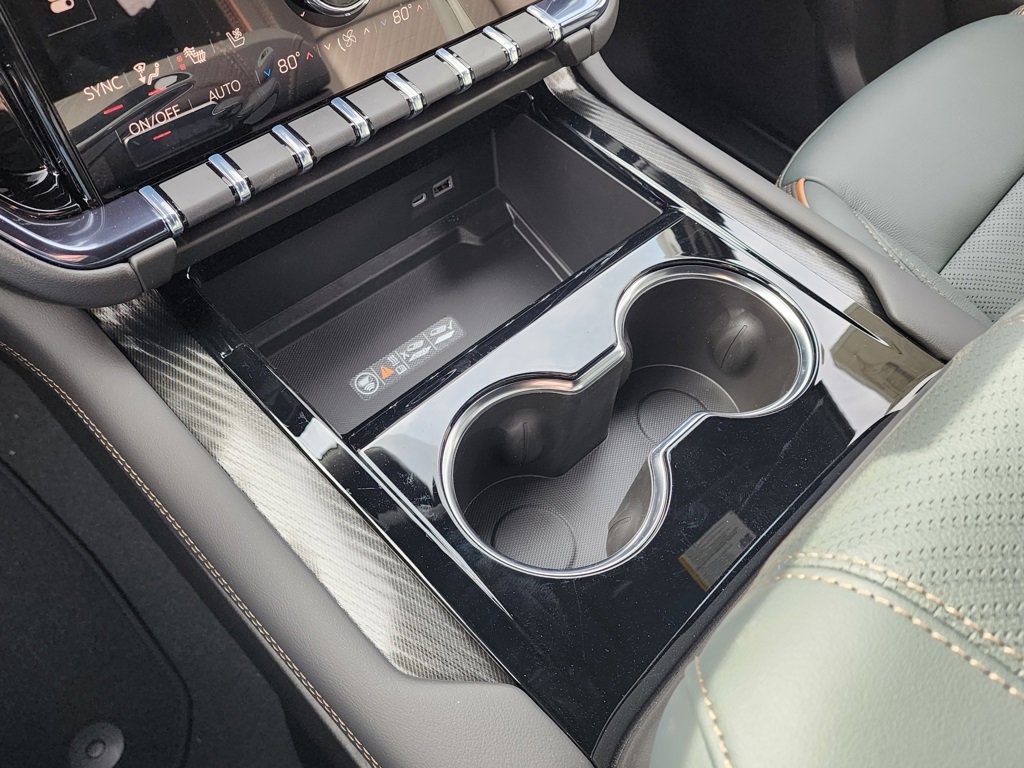 New 2026 GMC Yukon AT4 image 33