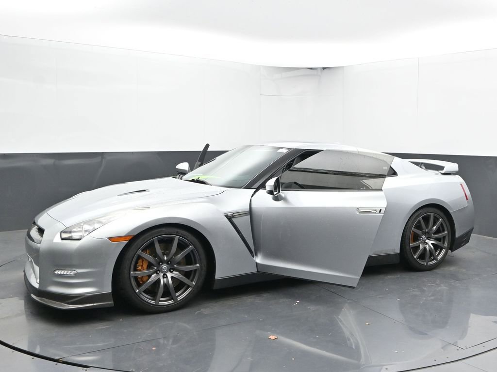 Used 2012 Nissan GT-R Premium image 54