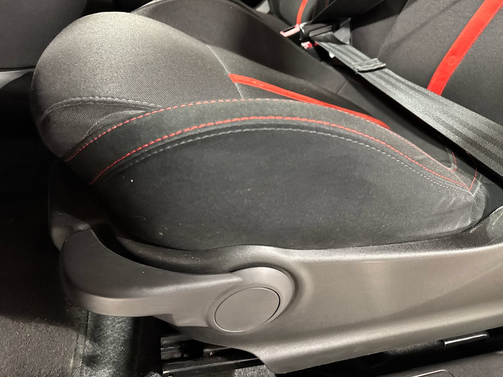 Used 2015 FIAT 500 Abarth FWD image 16