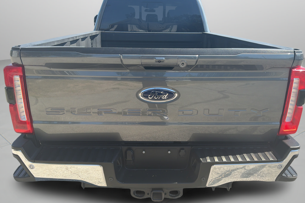 Used 2025 Ford F350 Lariat AWD/4WD image 21
