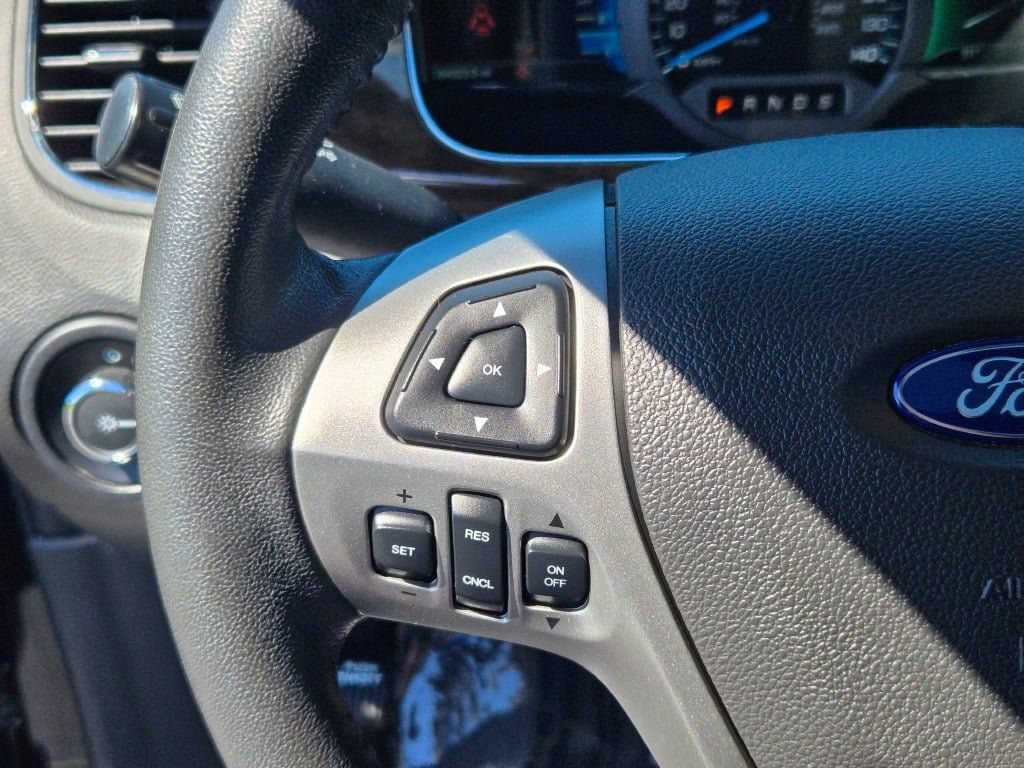 Used 2019 Ford Taurus Limited AWD/4WD image 32
