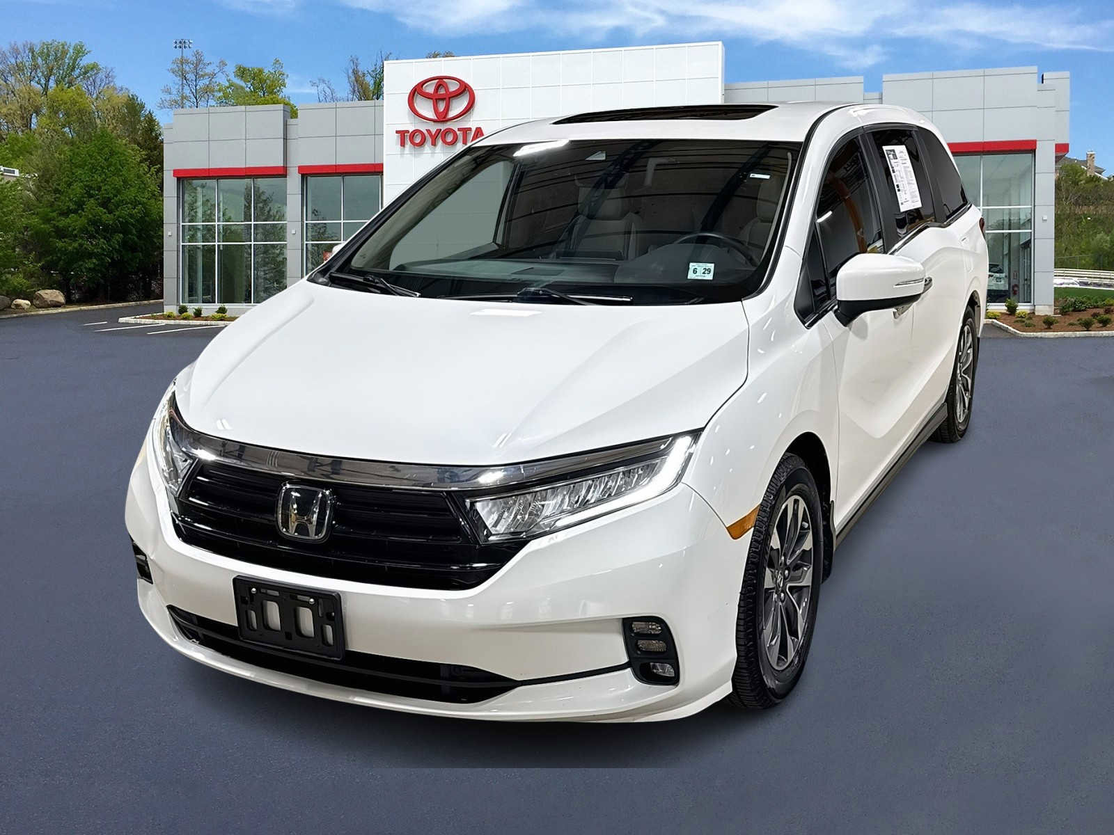 Used 2024 Honda Odyssey EX-L image 1