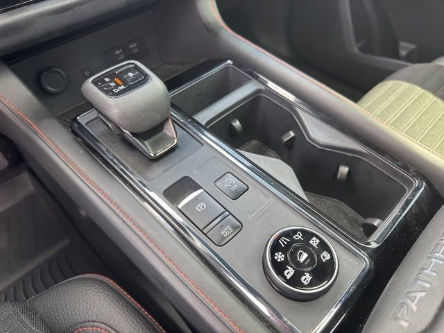 Used 2026 Nissan Pathfinder Rock Creek w/ Rock Creek Premium Package AWD/4WD image 11