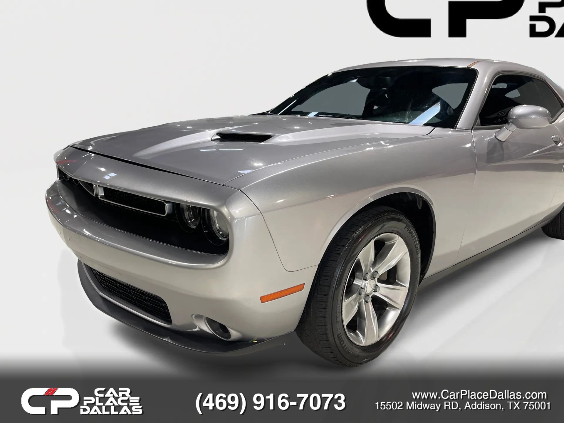 Used 2016 Dodge Challenger SXT RWD image 4