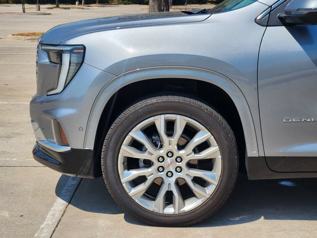 Used 2024 GMC Acadia Denali w/ Super Cruise Package FWD image 8