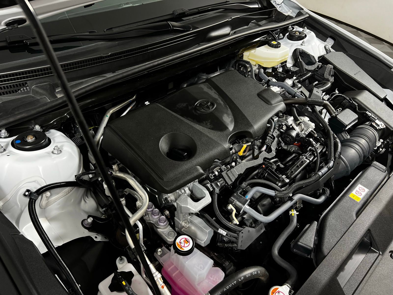 Certified 2025 Toyota Camry SE image 9