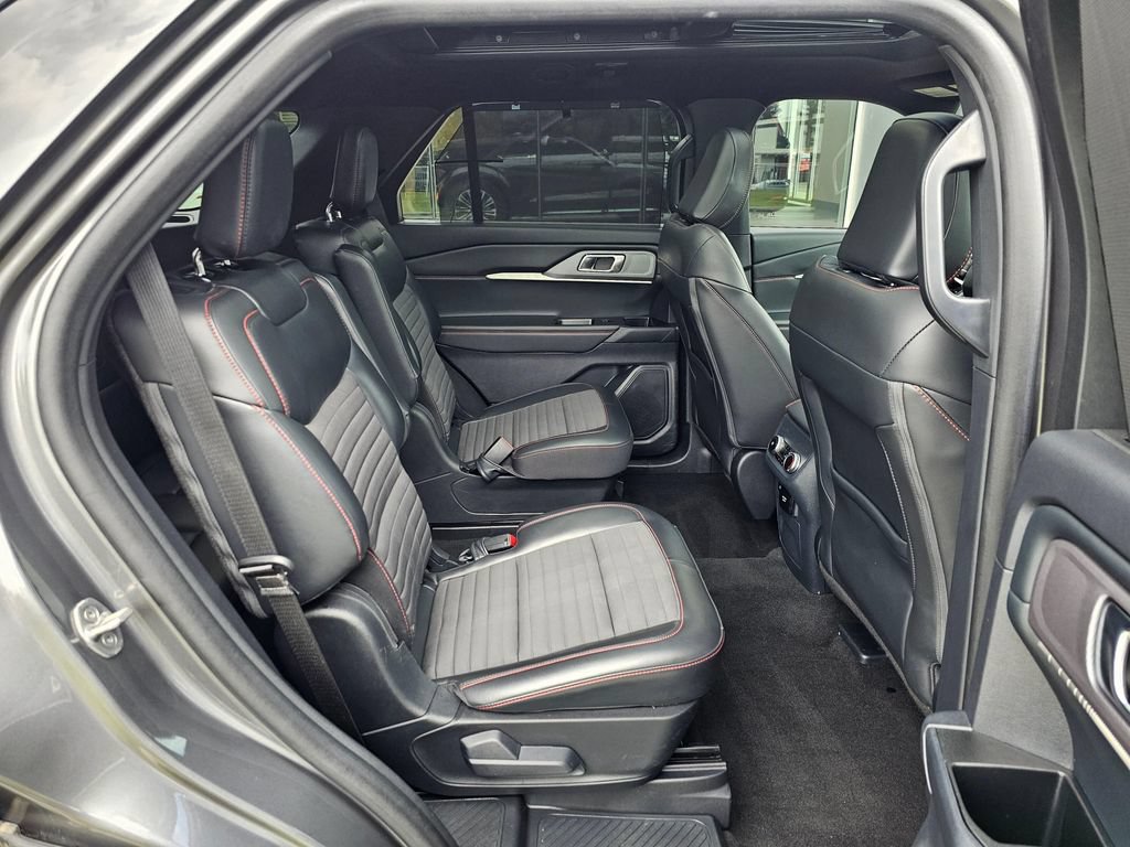 Used 2025 Ford Explorer ST-Line w/ Premium Package AWD/4WD image 12