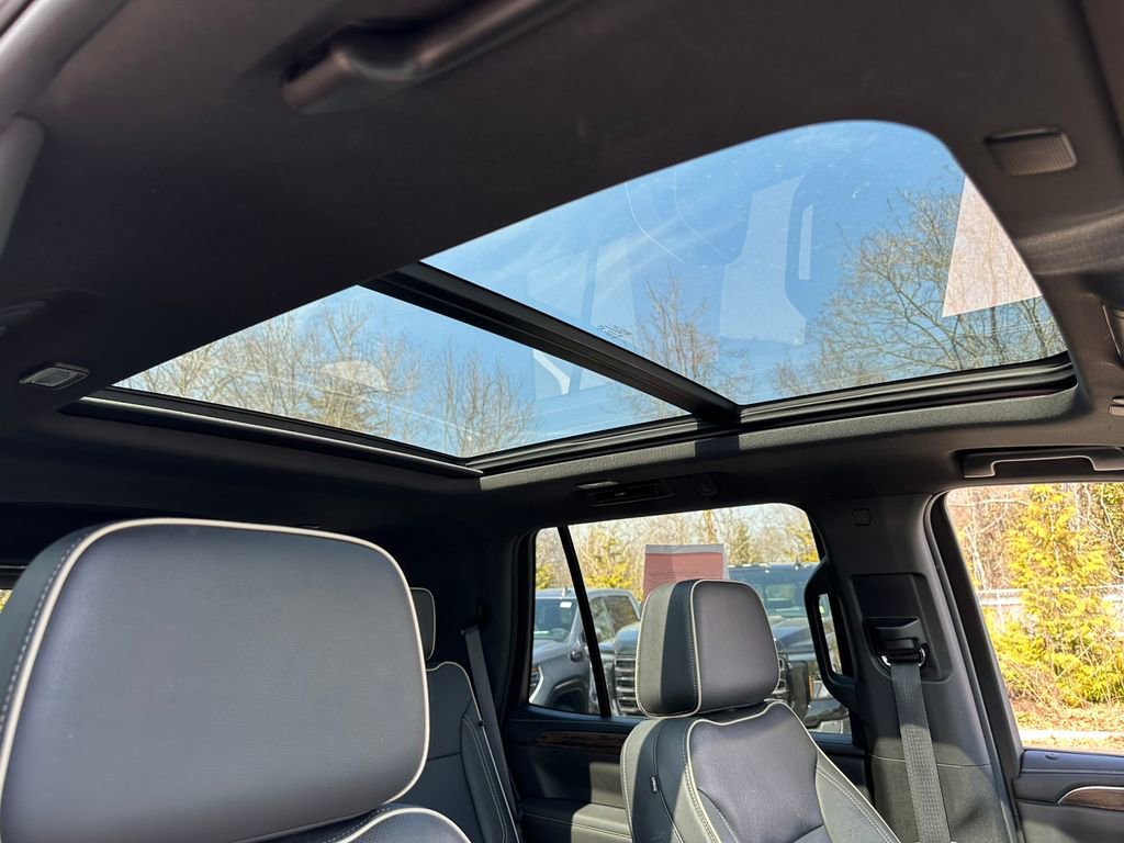 Used 2023 Chevrolet Tahoe Premier w/ Premium Package 2 RWD image 32