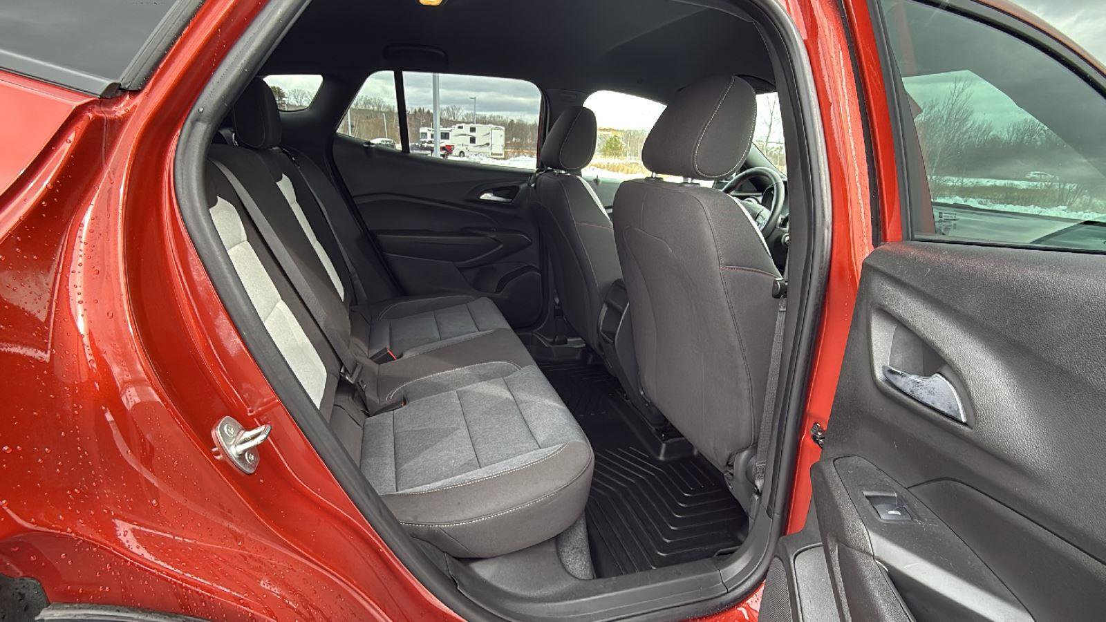 Used 2024 Chevrolet Trax RS w/ Driver Confidence Package image 20