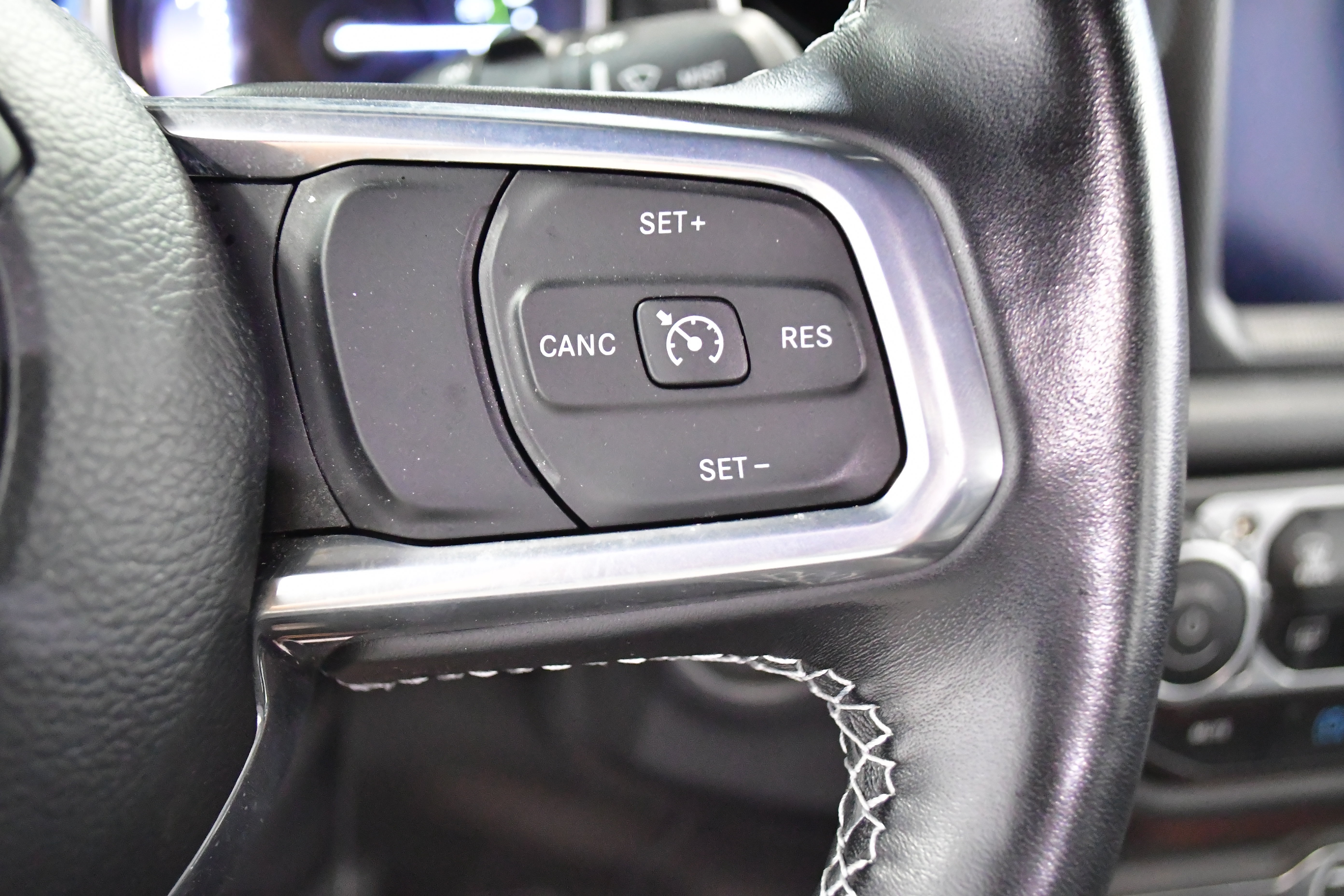 Used 2023 Jeep Wrangler Unlimited Sahara w/ Cold Weather Group AWD/4WD image 22