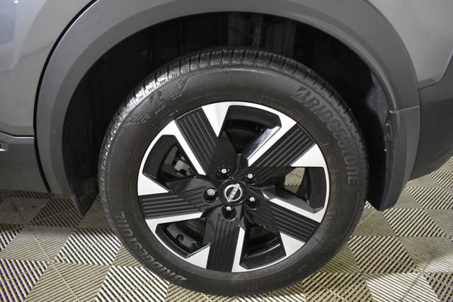 Certified 2025 Nissan Kicks SV AWD/4WD image 36