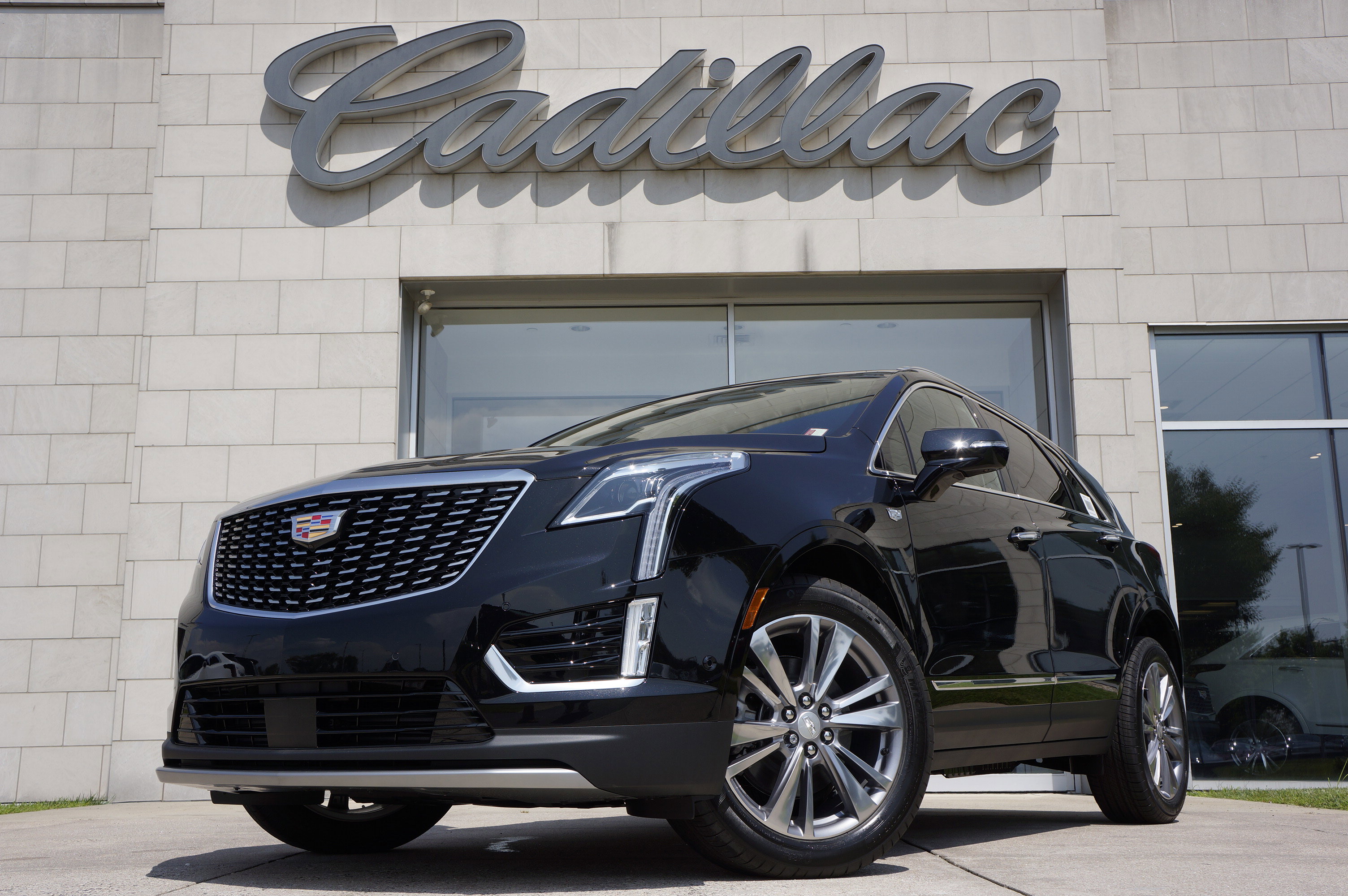 Used 2025 Cadillac XT5 Premium Luxury image 11