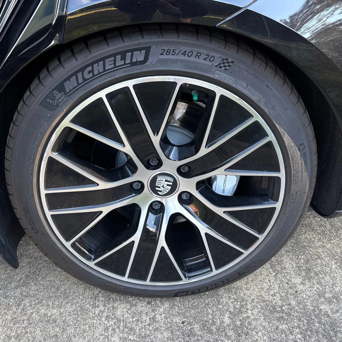 Used 2020 Porsche Taycan 4S w/ Premium Package AWD/4WD image 10