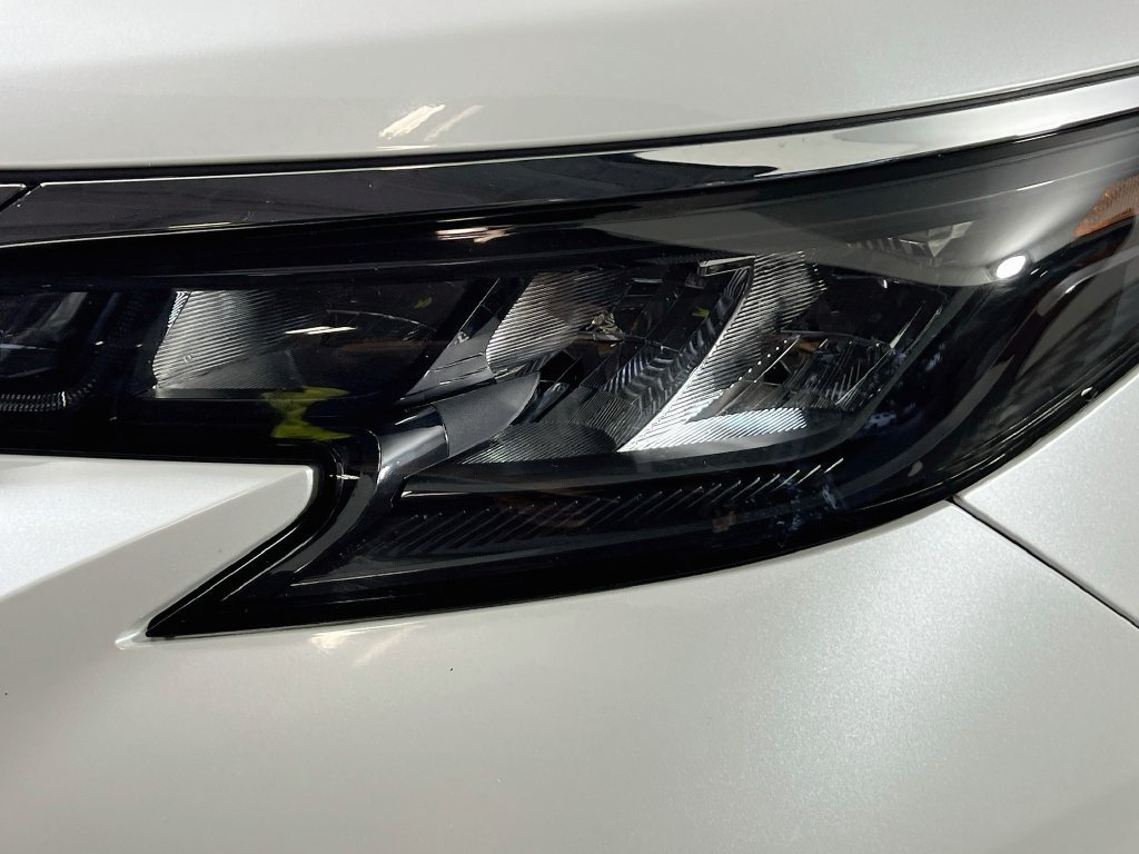 Used 2025 Toyota Sienna XLE FWD image 9