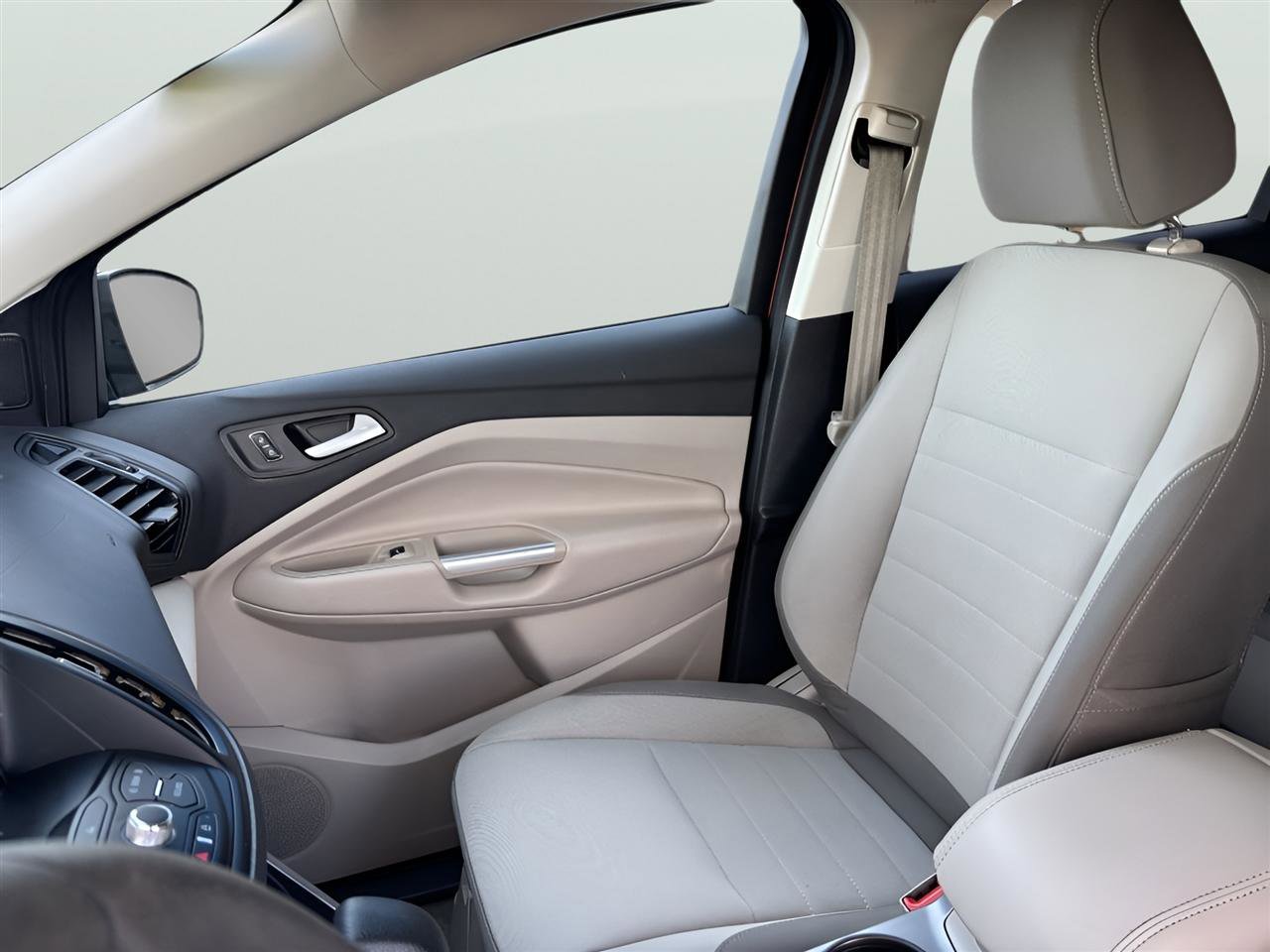 Used 2016 Ford Escape SE w/ Equipment Group 201A image 14