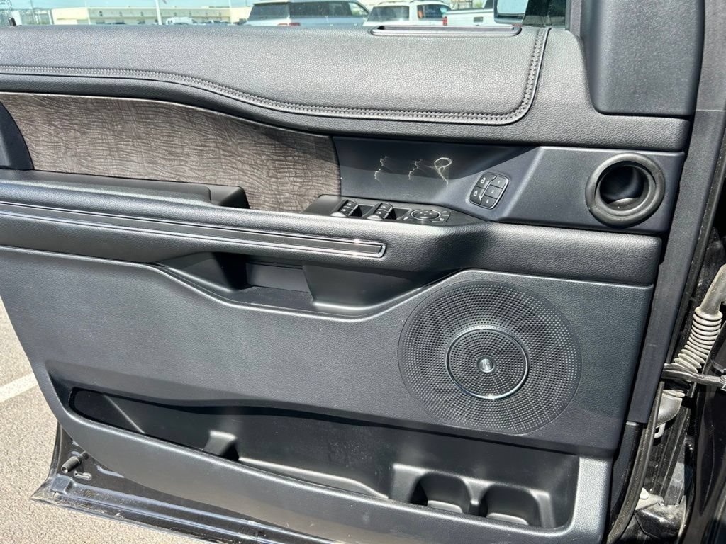 Used 2019 Ford Expedition Limited AWD/4WD image 18