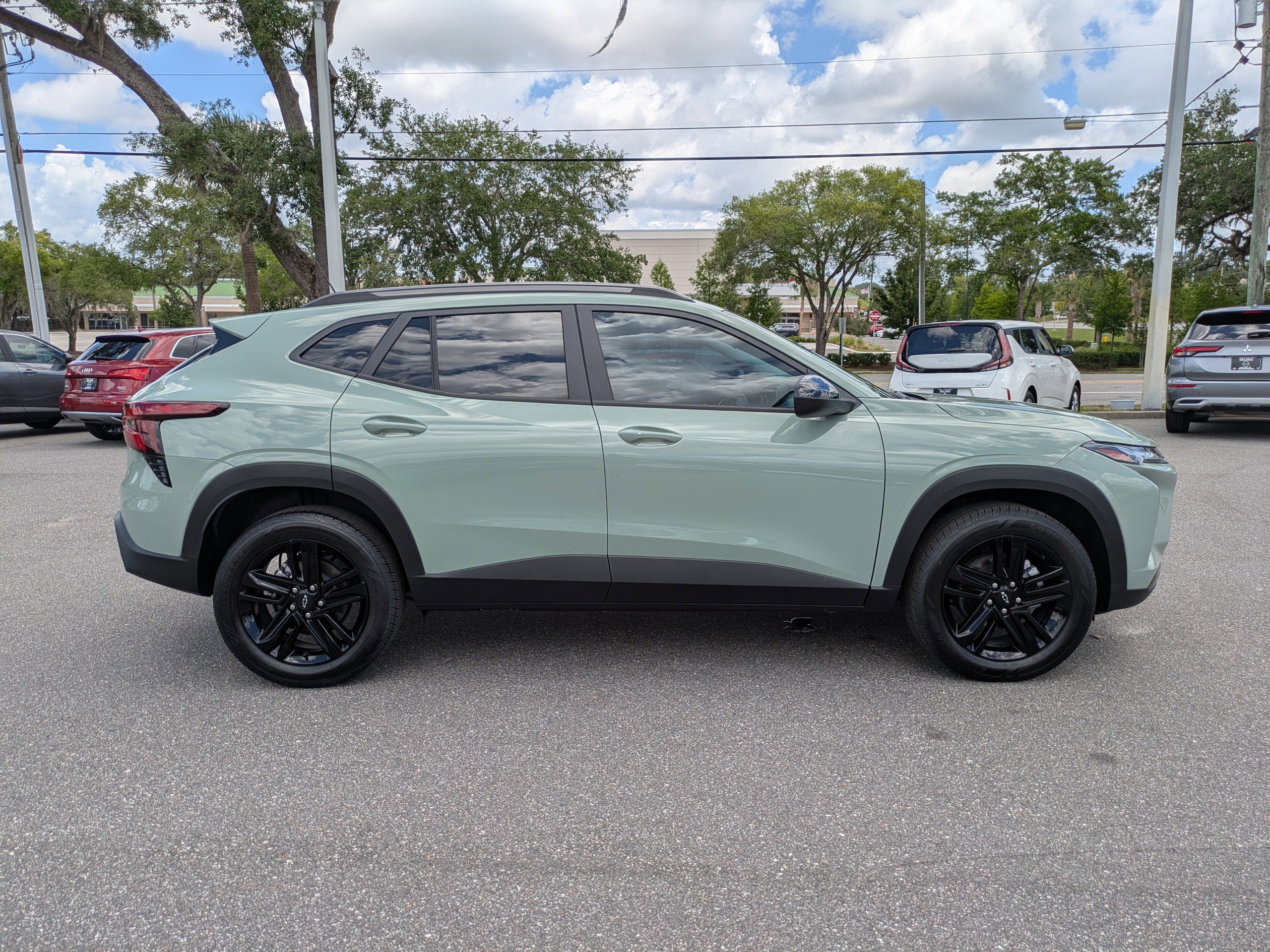 Used 2025 Chevrolet Trax ACTIV w/ Sunroof Package FWD image 4