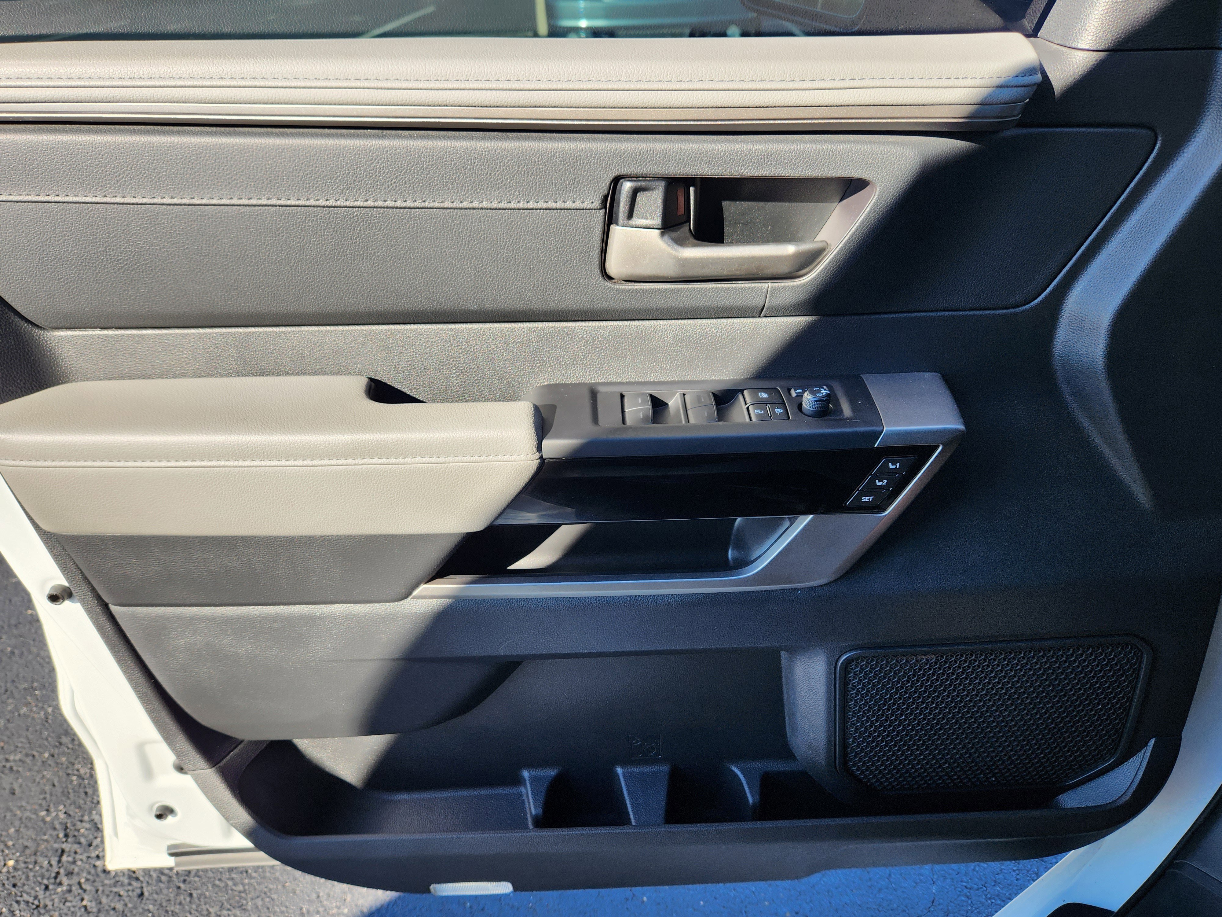 Used 2025 Toyota Tundra Limited image 22