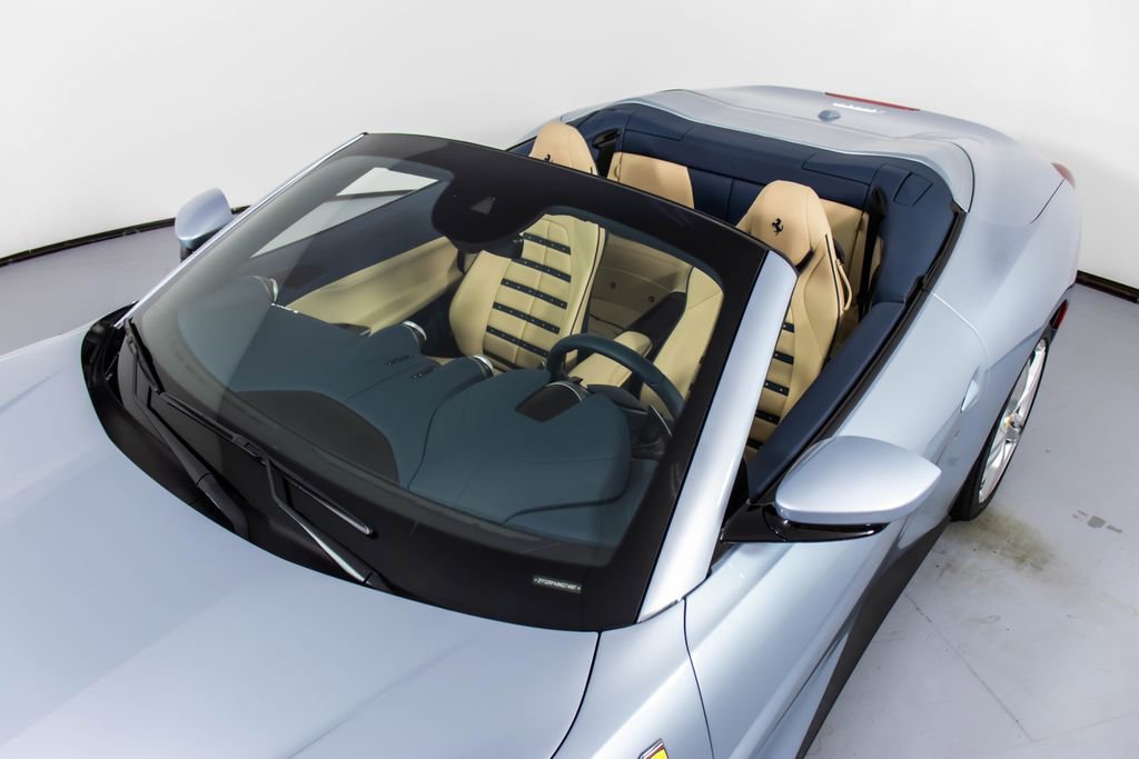 Certified 2022 Ferrari Portofino M RWD image 32