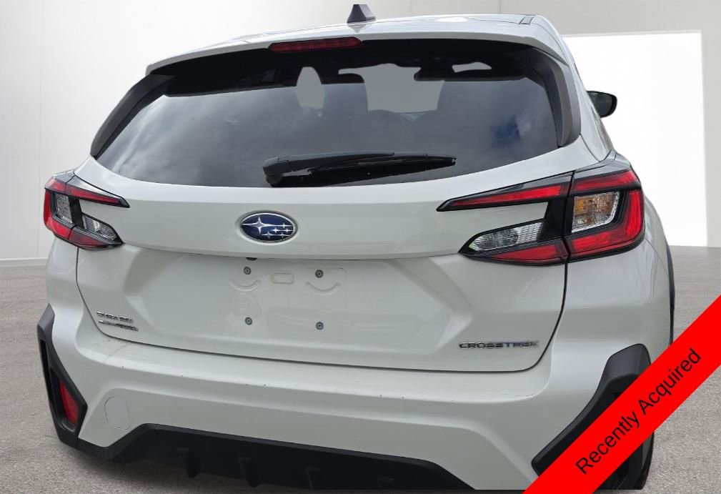 Used 2024 Subaru Crosstrek 2.0i image 5