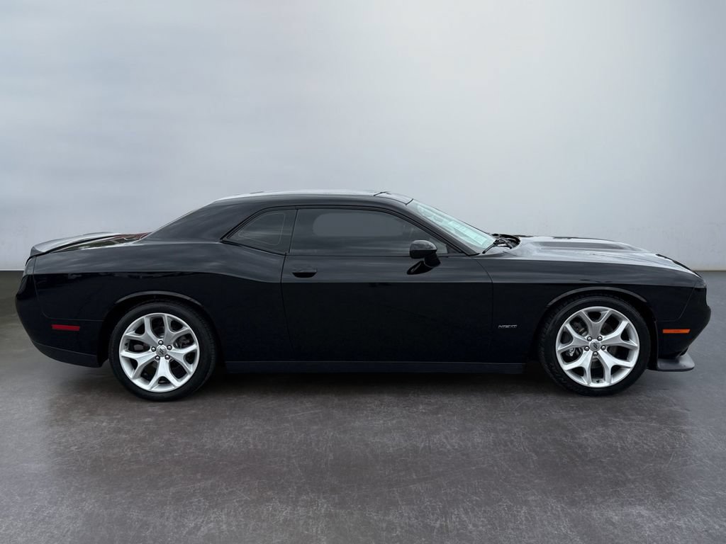 Used 2019 Dodge Challenger R/T RWD image 2