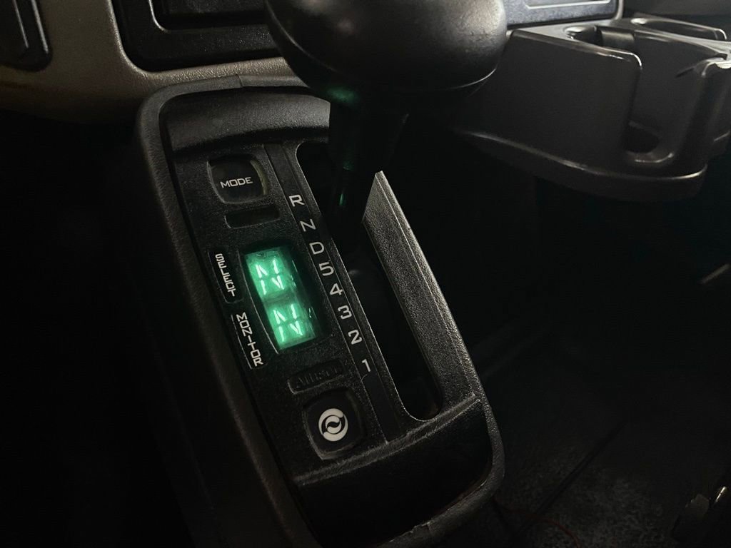 Used 2018 Chevrolet Express 2500 w/ Driver Convenience Package RWD image 36
