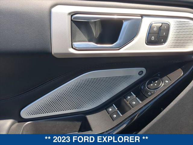 Certified 2023 Ford Explorer Platinum w/ Technology Package AWD/4WD image 11