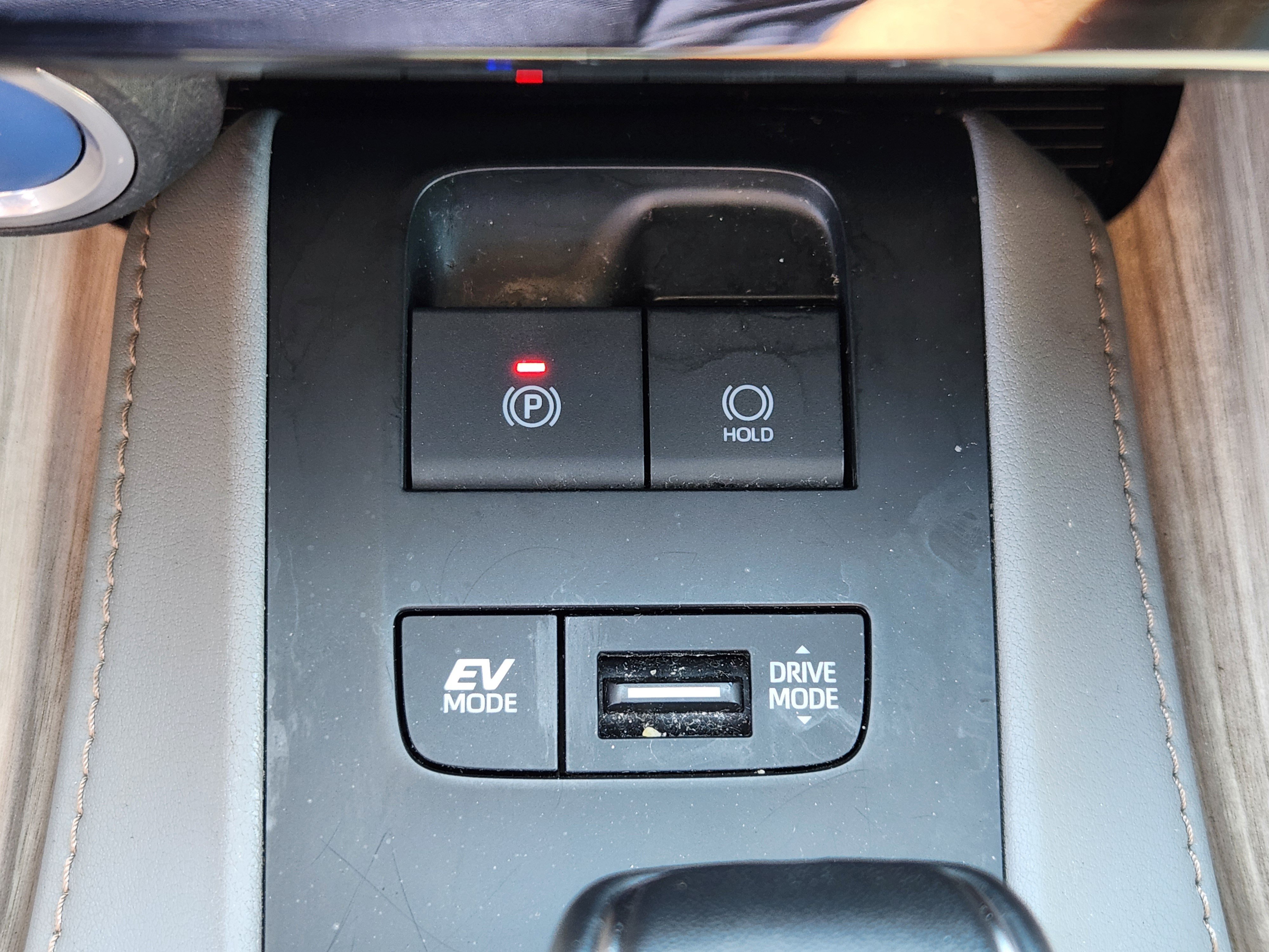Used 2022 Toyota Venza XLE AWD/4WD image 21